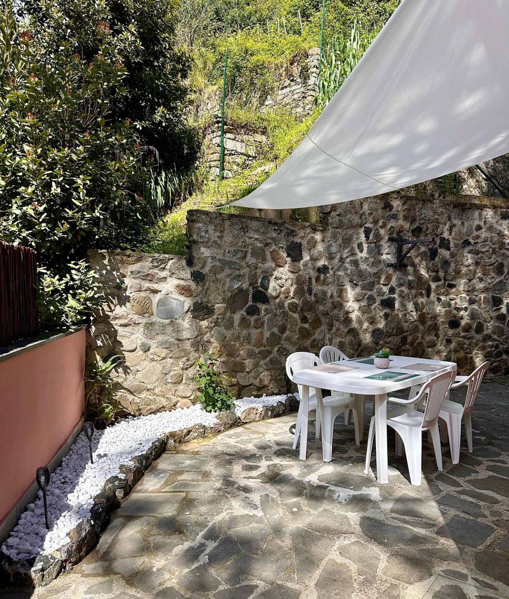 Terrace & Parking - Holiday Home Near Fegina Beach Monterosso al Mare Eksteriør billede