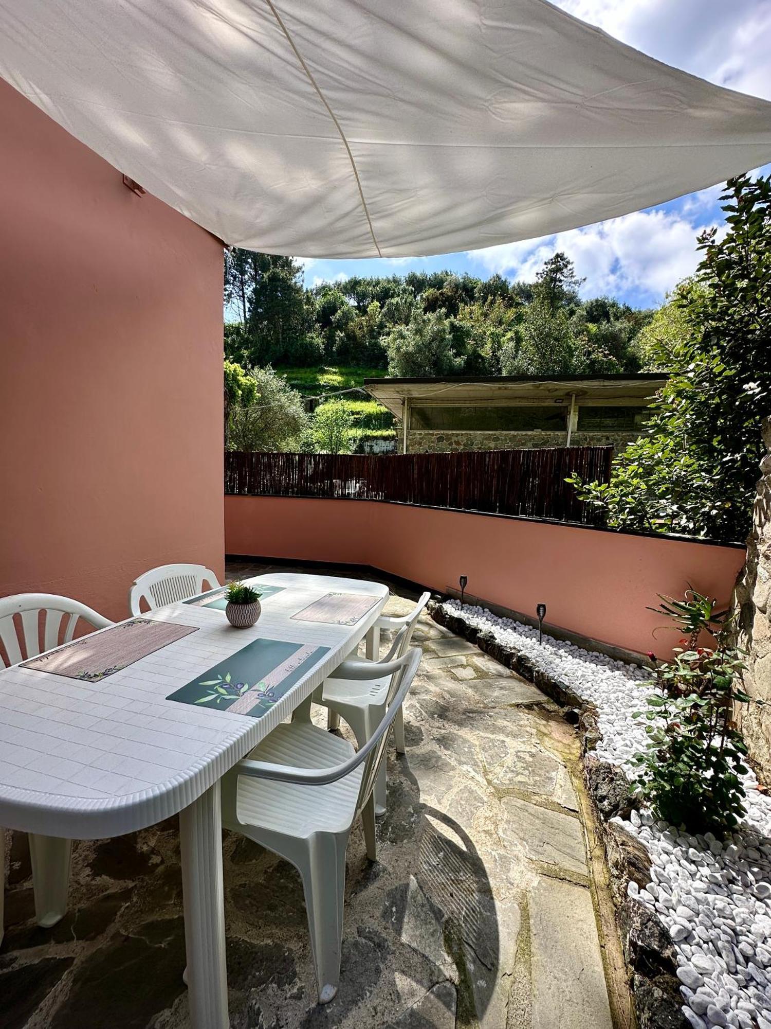 Terrace & Parking - Holiday Home Near Fegina Beach Monterosso al Mare Eksteriør billede