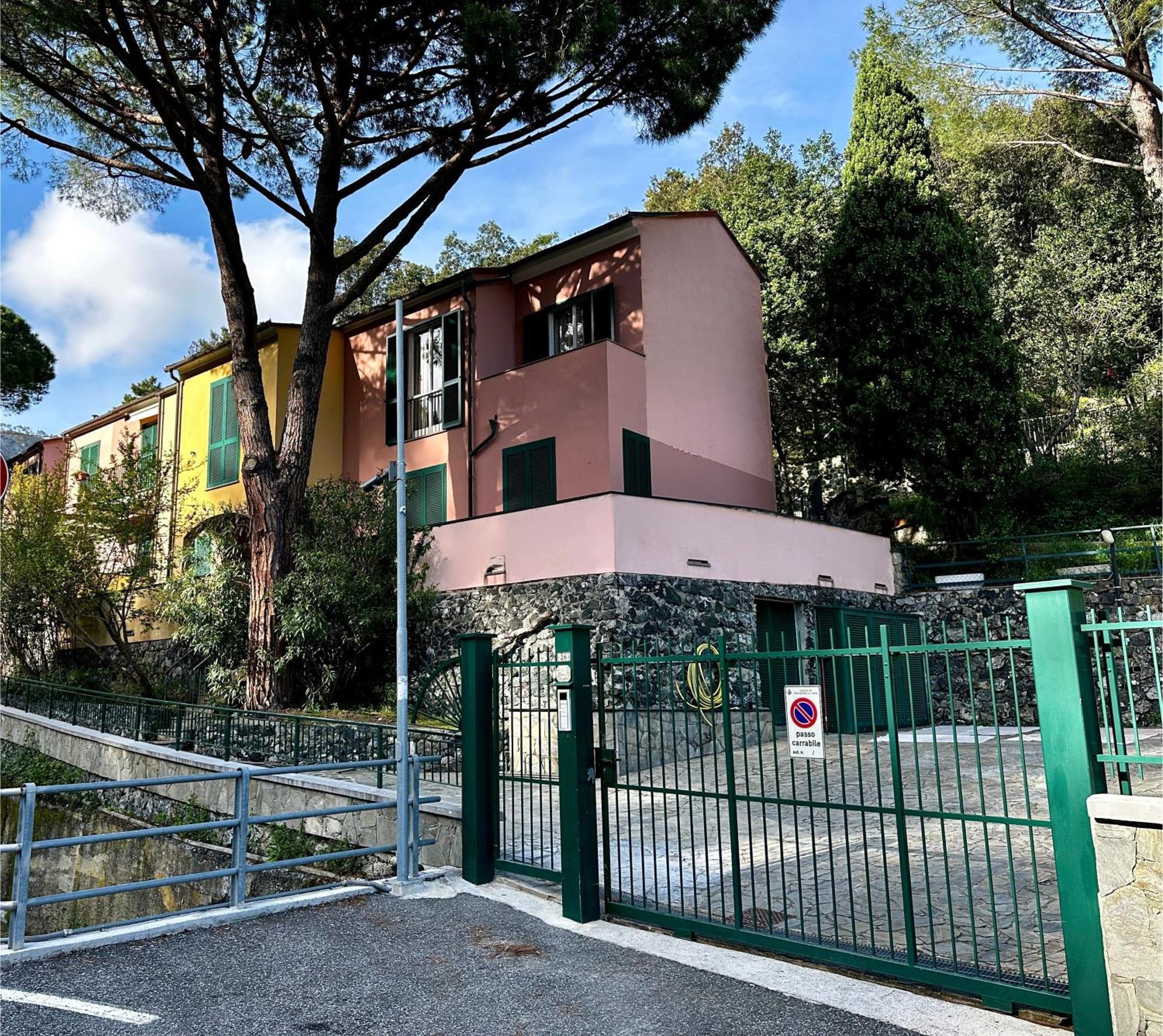 Terrace & Parking - Holiday Home Near Fegina Beach Monterosso al Mare Eksteriør billede