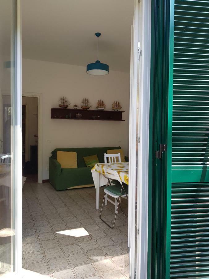 Terrace & Parking - Holiday Home Near Fegina Beach Monterosso al Mare Eksteriør billede